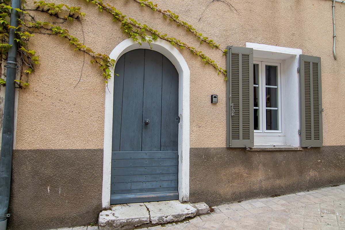 Porte d'entrée de l'appartement AGORA à Aiguines