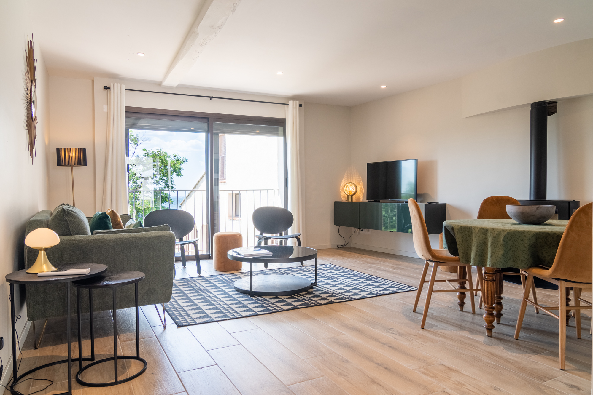 appartement Cigales, vues de l'intérieur : pièce de vie